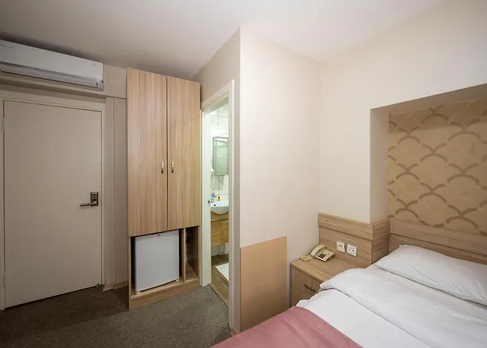 メルタ ホテル 3*