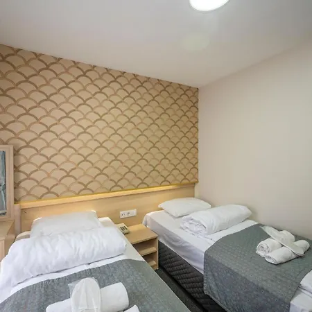 Melita Hotell 3*